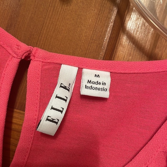 Everyone needs a splash of pink in their wardrobe! - Picture 2 of 4